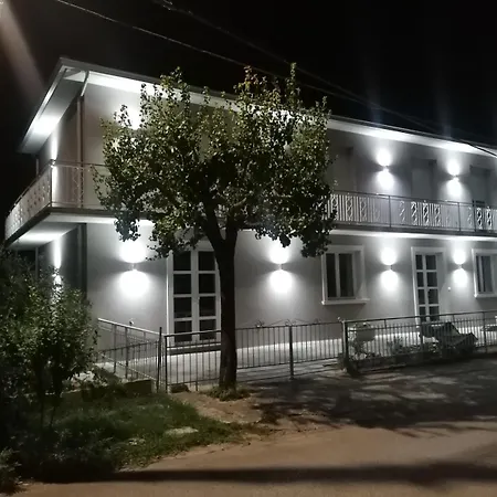 Elena Guest house *